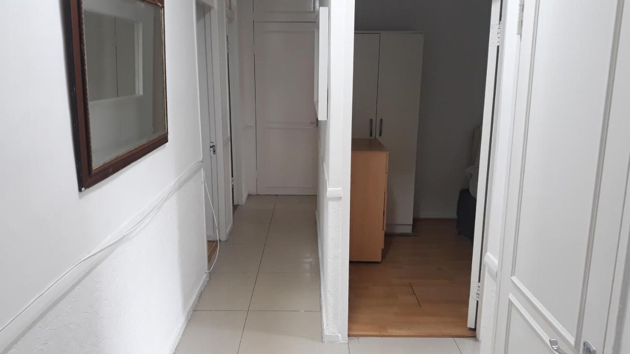 Flat 11, Soane Court * Londra